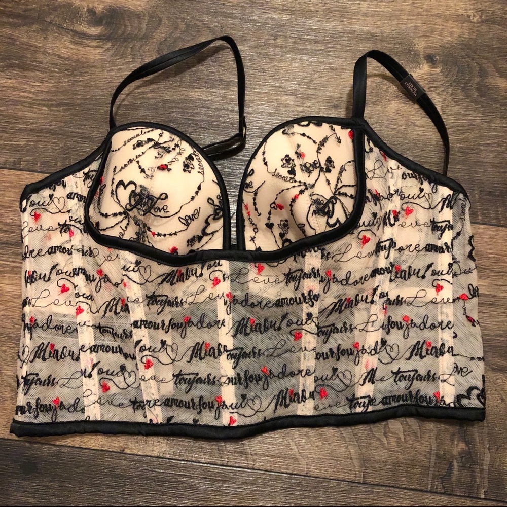 Victoria’s Secret Lined Plunge Bra 34D NWT!